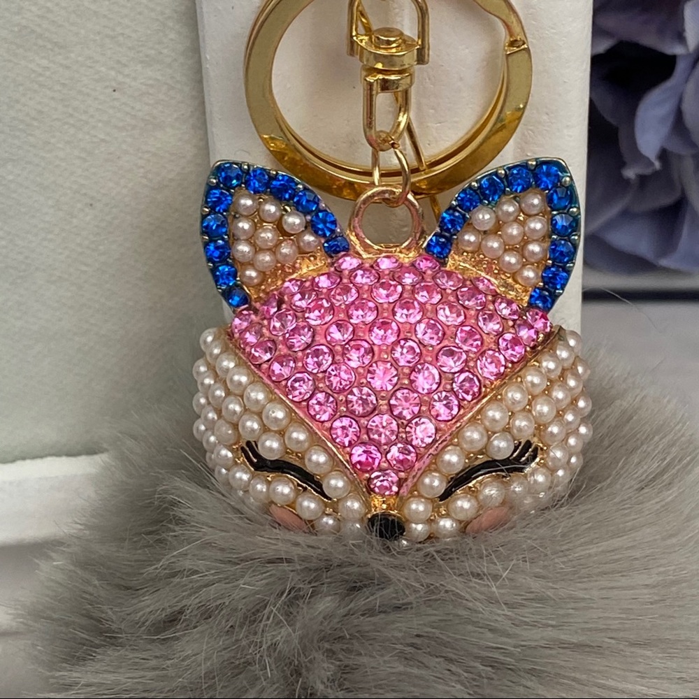 Crystal & Pearl Fox Gray Pom Pom Keychain - Picture 9 of 14